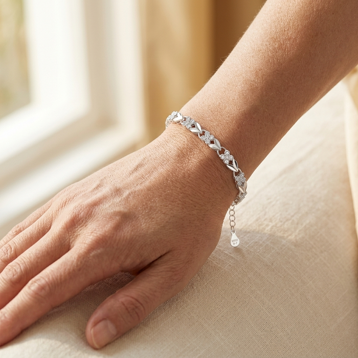Clovara - Textured Silver Clover Chain Bracelet
